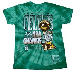 Boston Celtics 17 x NBA Champs green Mitchell & Ness t-shirt size Medium